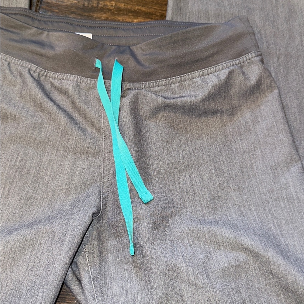Figs Technical Collection Gray Nurses Pants Size … - image 5